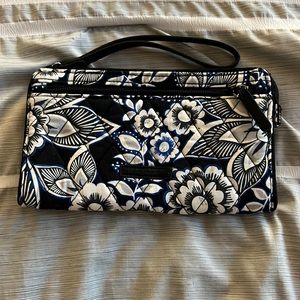 NWOT Vera Bradley wristlet